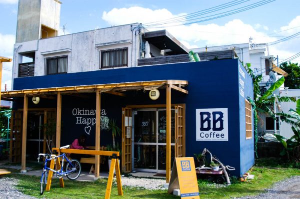 沖縄市にあるハッピーなおしゃれカフェ ≪BB Coffee≫