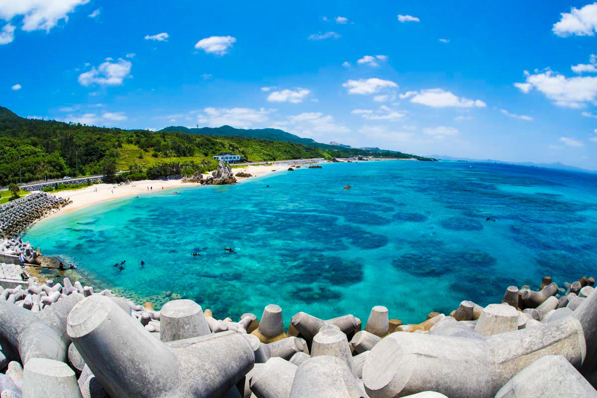 ゴリラチョップ ダイビング「沖縄本島で1番綺麗なビーチ」